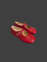 Load image into Gallery viewer, Beberlis Red vintage Mary Jane (bb8)
