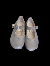 Load image into Gallery viewer, Beberlis Vintage Taupe Mary Jane (BB7)
